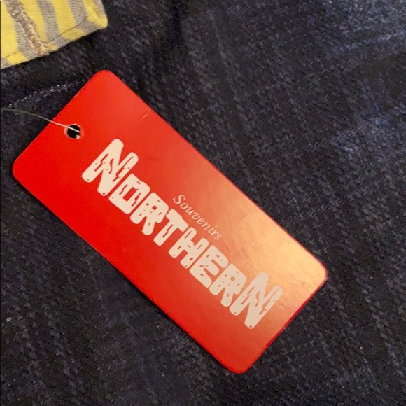 Women’s check short sleeves t-shirt size small NWT - Picture 4 of 5